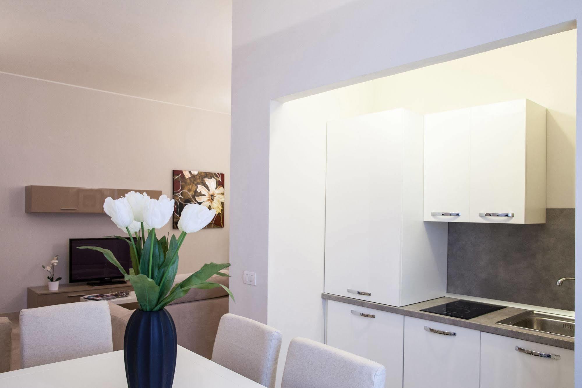 Milan Royal Suites Exterior foto
