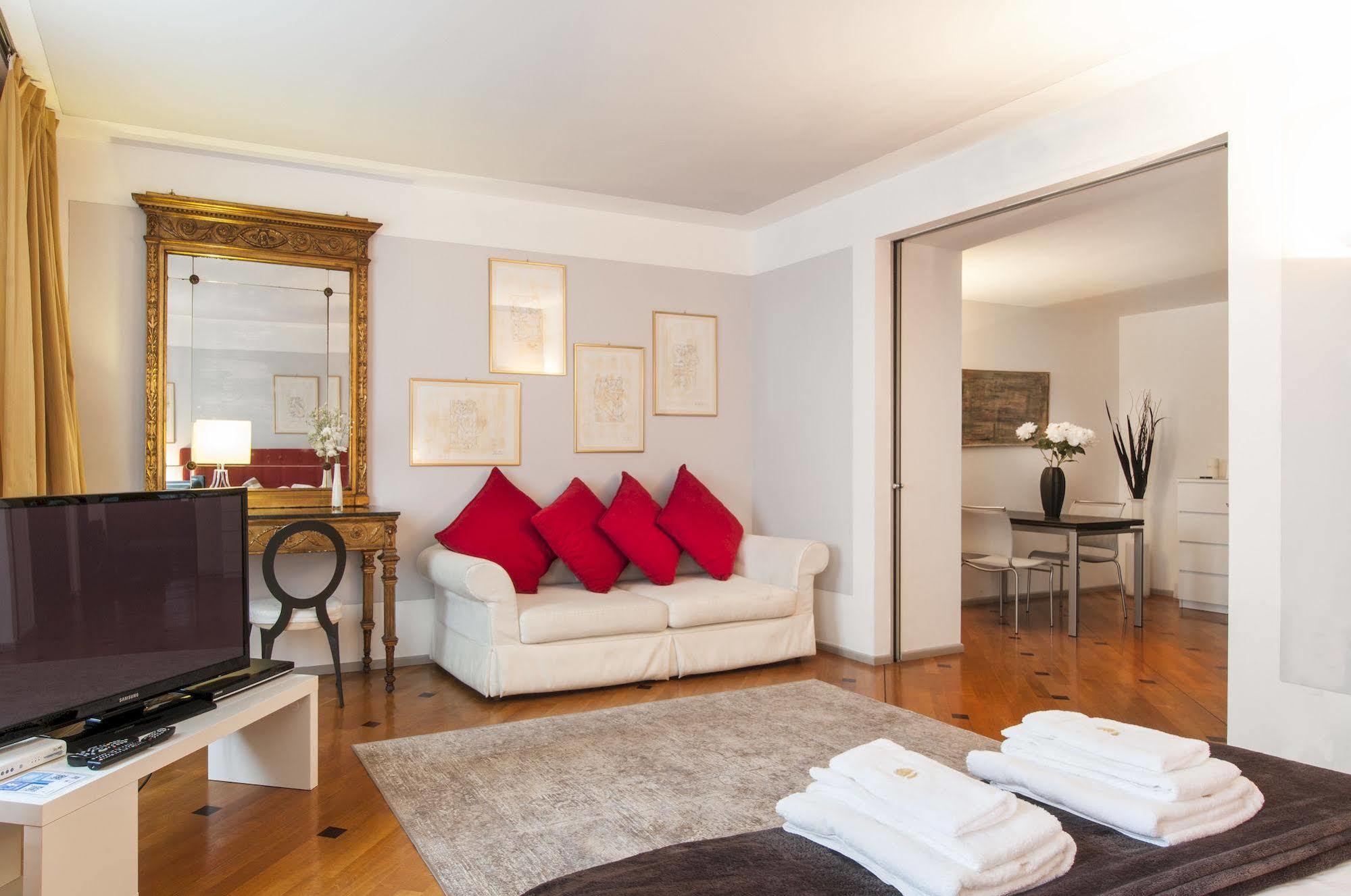 Milan Royal Suites Exterior foto